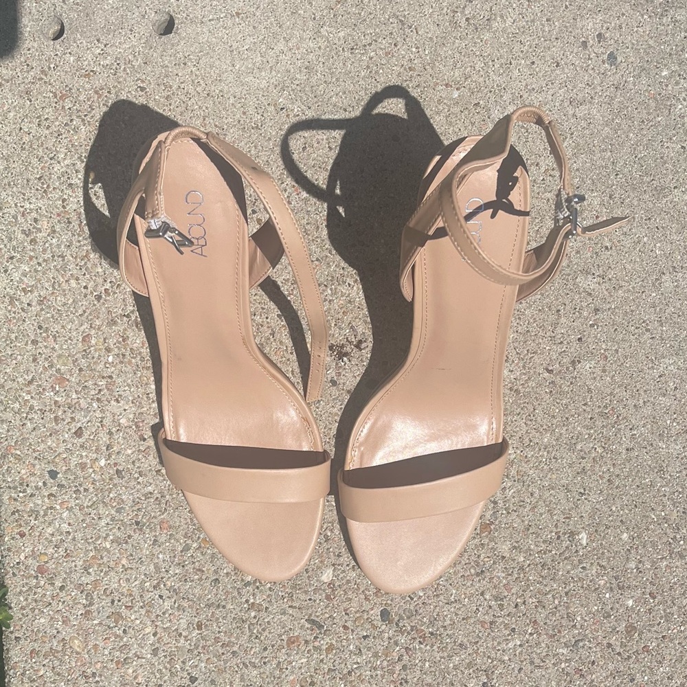 Women’s Size 12 Nude Heels